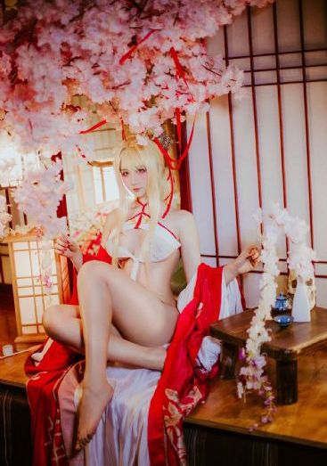 年轻女教师hd中字免费观看