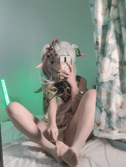 闪耀的她